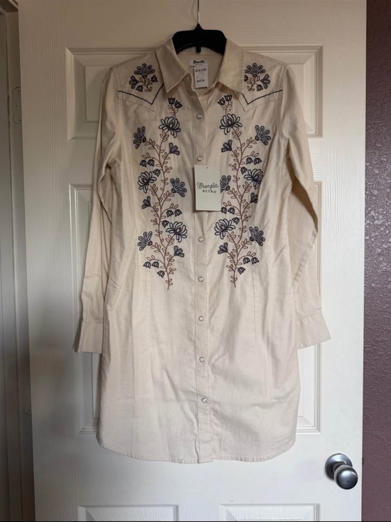 Wrangler Dresses & Skirts - Wrangler Cream Long-Sleeve Embroidered Shirt Dress
